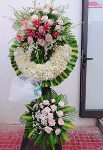 Vòng hoa viếng 2 tầng KHHV204